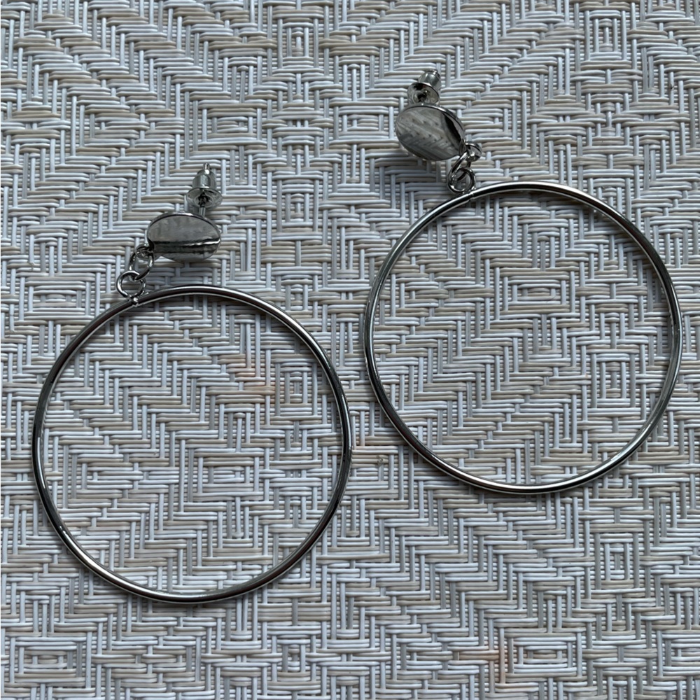 Silver color round earrings
